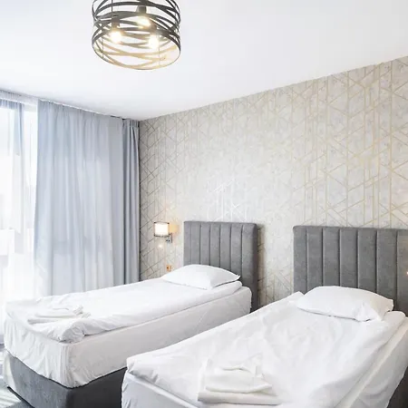 Avenue Hotel 3*