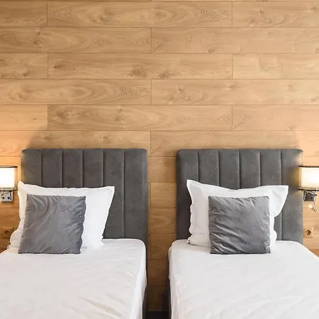 Avenue Hotel