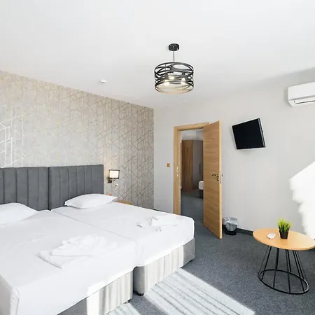 Avenue Hotel