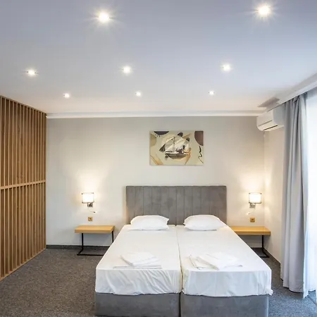 Hotel Avenue 3*
