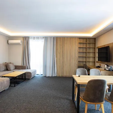 Avenue 3*