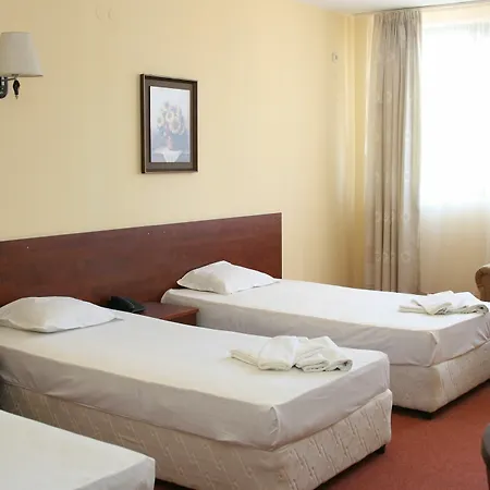 Avenue Hotel 3*