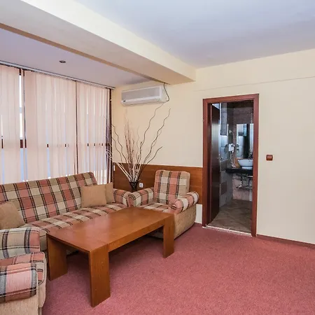 Avenue Hotel 3*