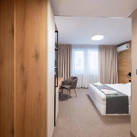 Avenue Hotel