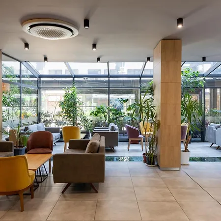 Avenue Hotel 3*