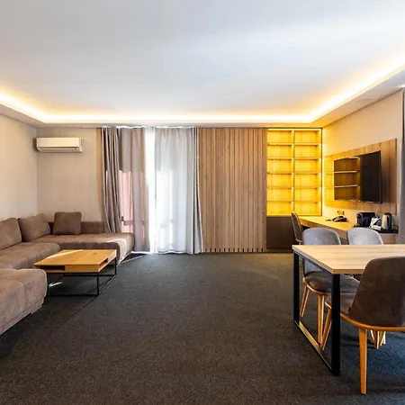 Avenue 3*