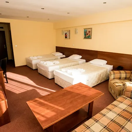 Avenue Hotel 3*